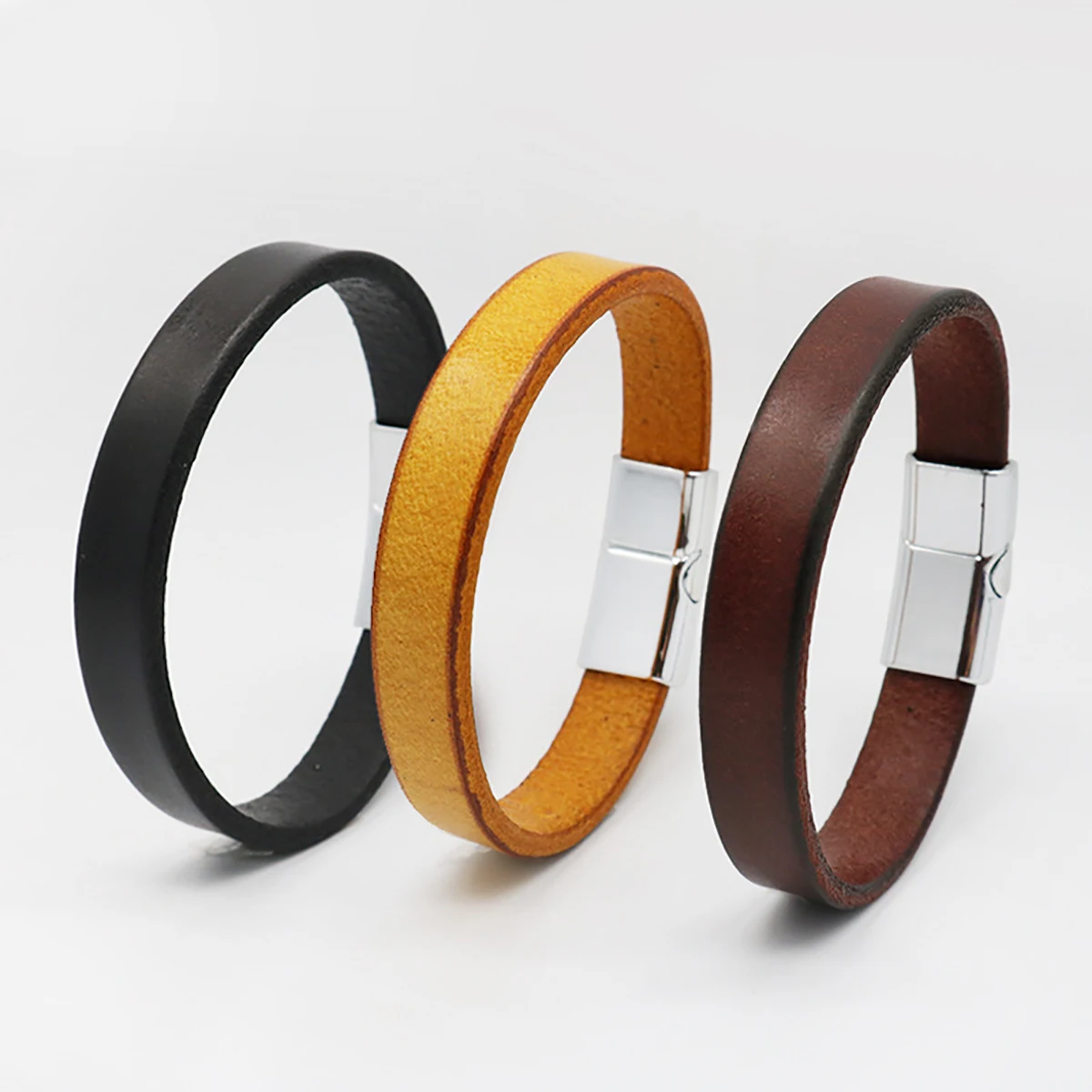 Simple Vintage Cowhide Leather Bracelet for Men Versatile Creative Magnetic Buckle Bangles Male Street Trend Jewelry Accessory