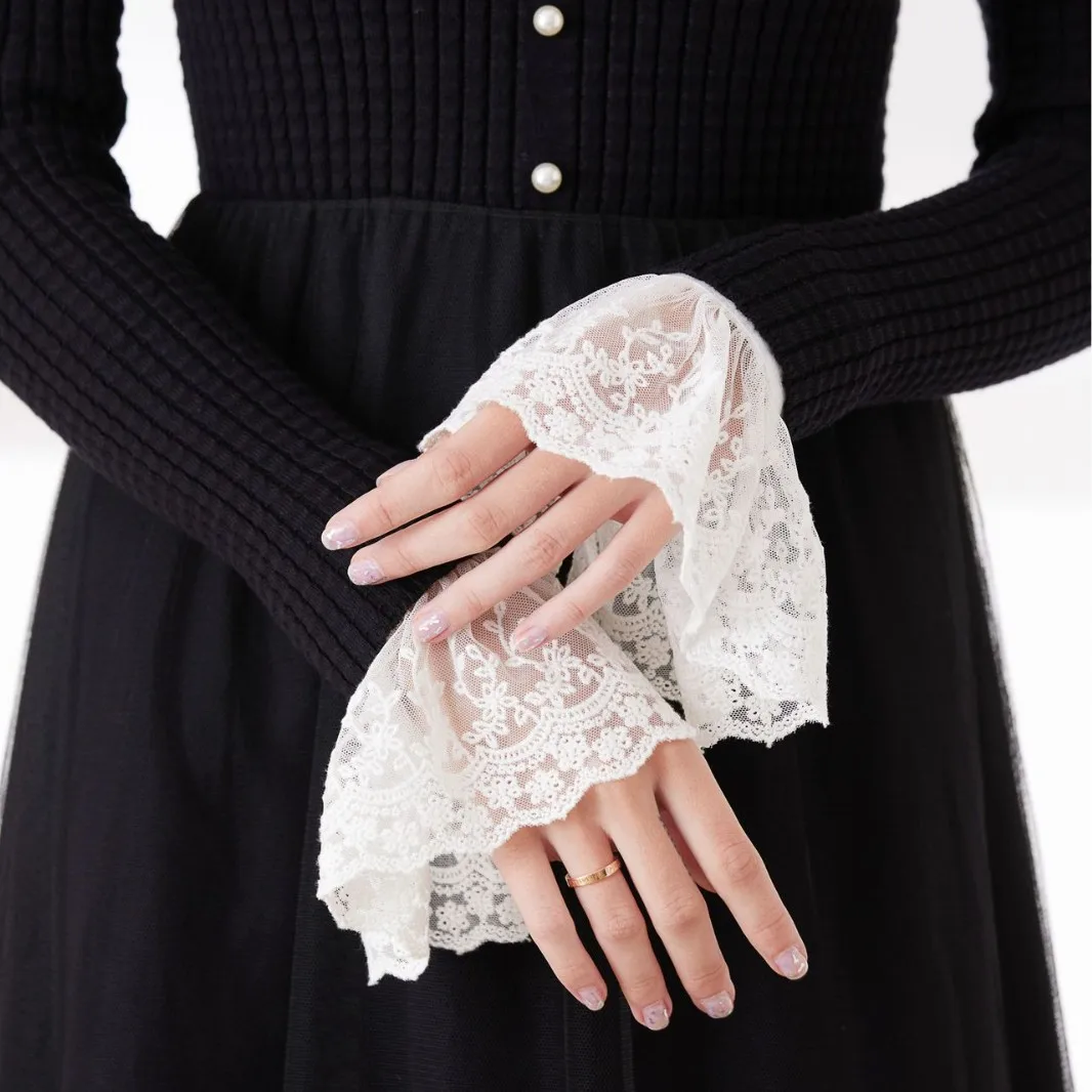 White Women Lace Floral Detachable Sleeve Fake Cuffs Female Pleated Flare Sleeve False Cuffs Ruffles Wristband Decorative
