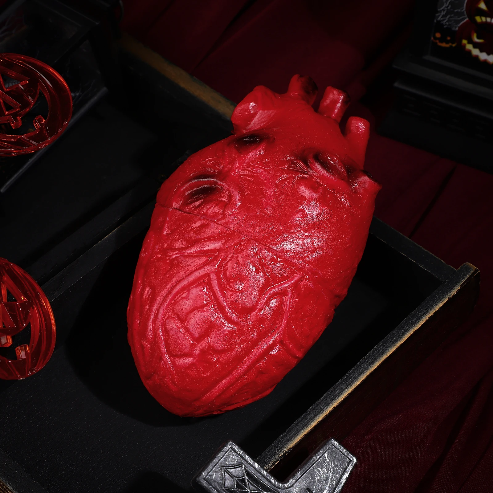 

Scary Halloween Body Parts Prop Realistic Fake Blood Heart Decoration for Party Favors Haunted House Setup Spooky Seasonal Decor