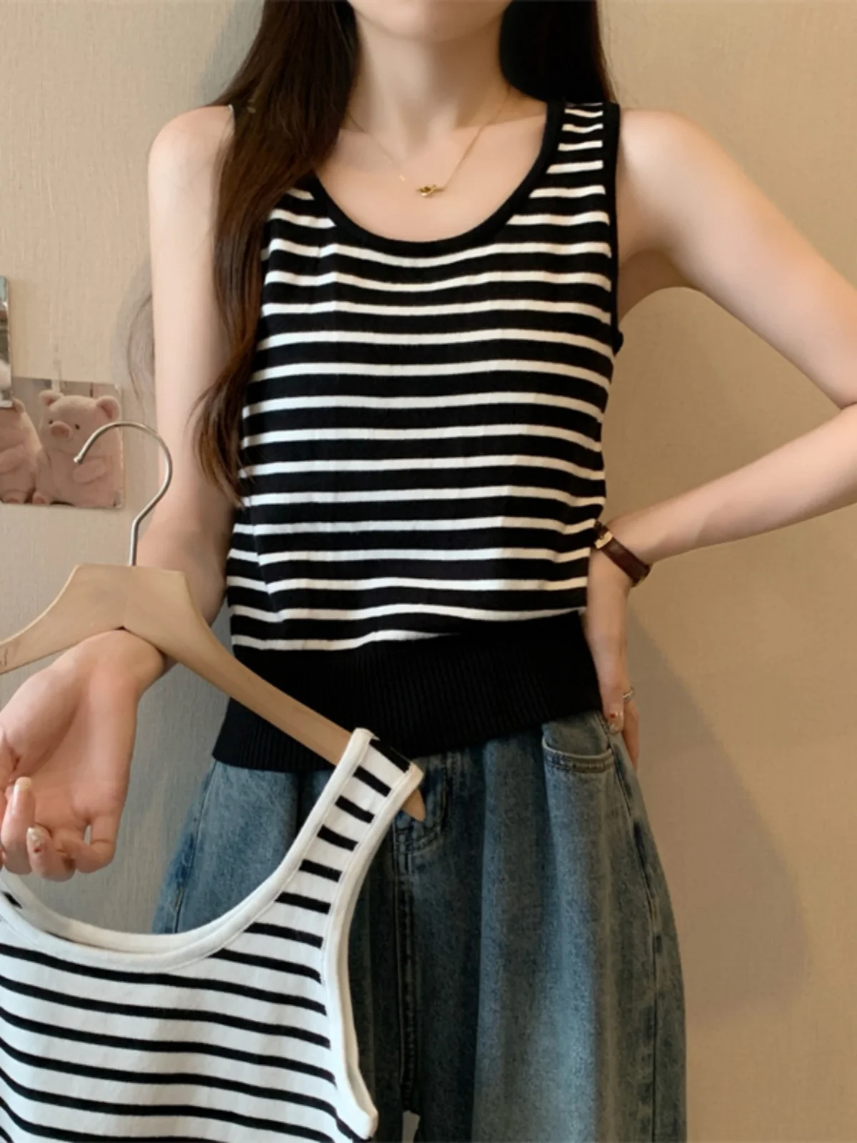 

Белый полосатый топ из ледяного шелка на бретельках для женщин больших размеров, летний тонкий вязаный облегающий базовый топ в корейском стиле для повседневной носки