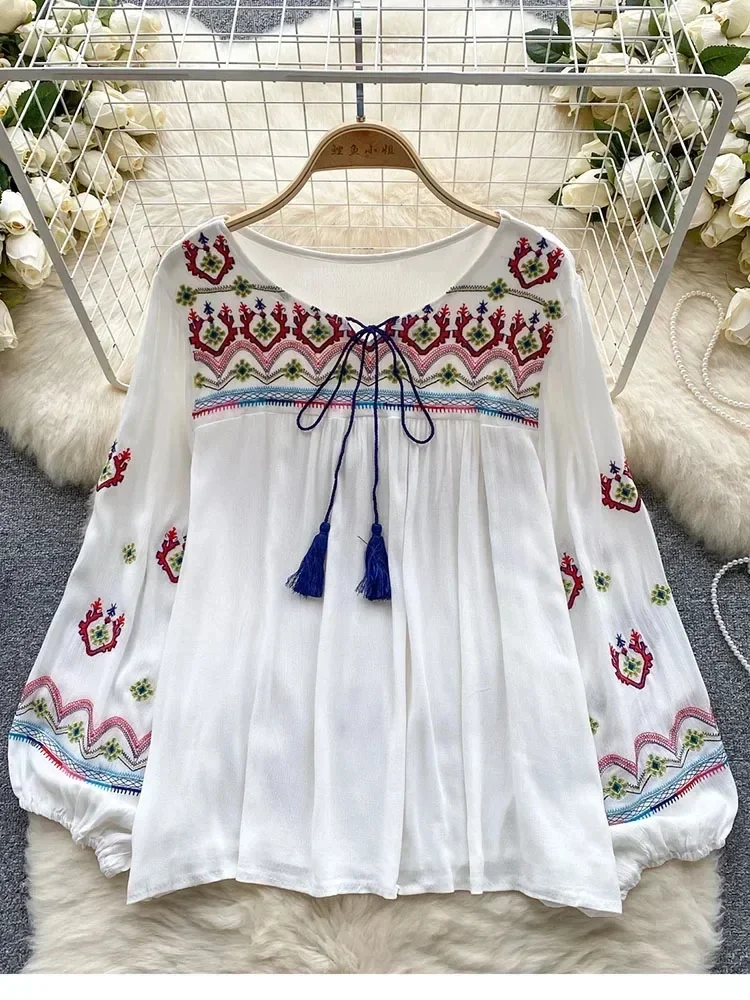 Women Spring Autumn Retro Indie Folk Round Neck Embroidery Blouse Lantern Long Sleeve Loose Look Slim Doll Shirt Top D4950