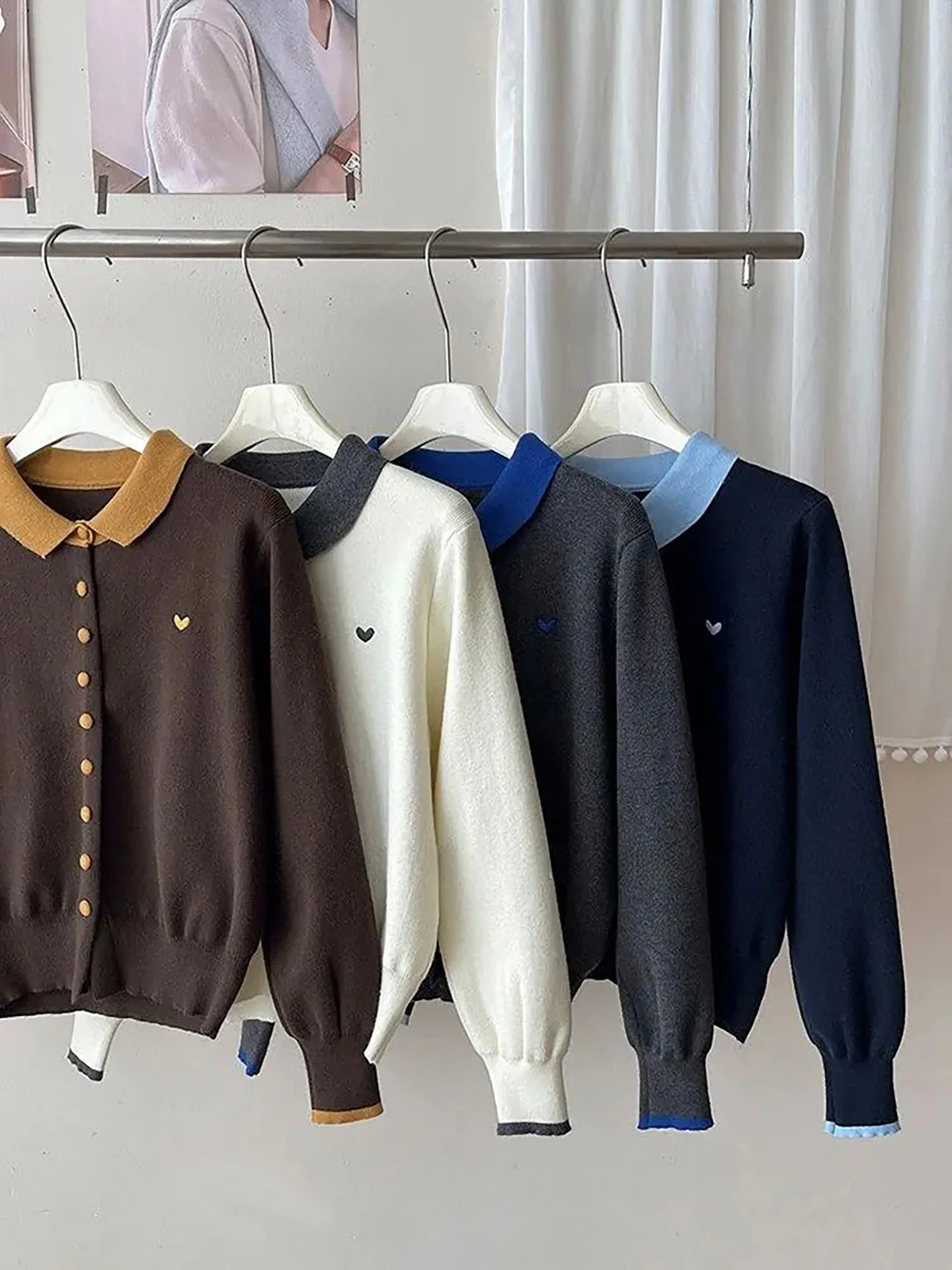 เสื้อสเวตเตอร์ถักไหมพรมผู้หญิง ปักลายหัวใจ นุ่ม สบาย เหมาะสำหรับใส่ไปทำงาน สไตล์สปริง ใหม่ล่าสุด ลายปะติดสีสันสดใส สไตล์นักศึกษา เสื้อถัก