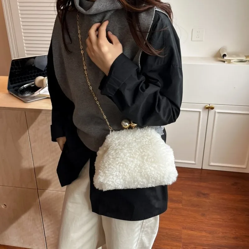 Unique Dainty Diaper Bag Tote Baby Care Pool Day Mom Exquisite Fashionable Chic Timeless Elegant Portable Versatile