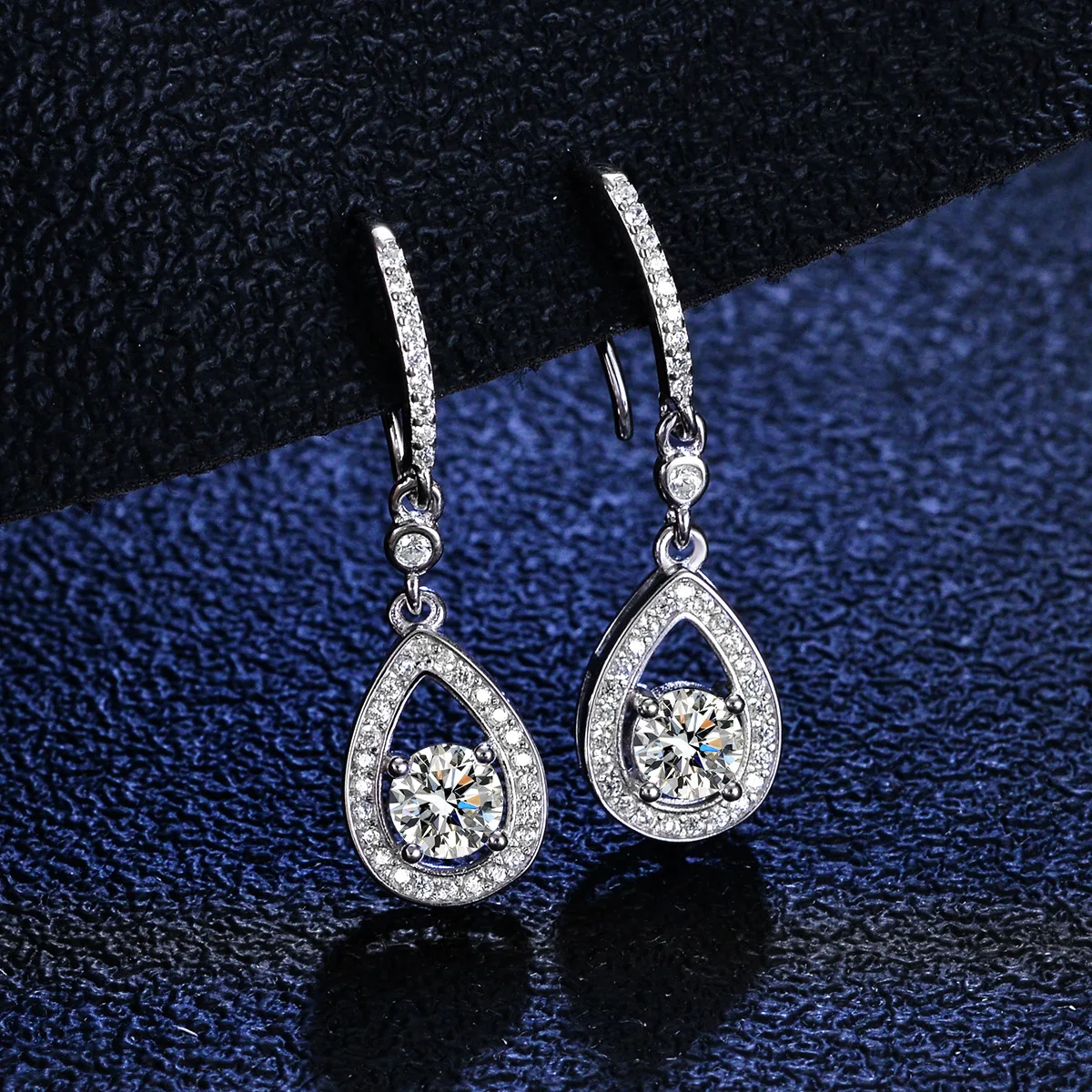 

Women's PT950 Platinum Earrings - 0.5 Carat Moissanite, Tassel Drop Pear Shape Studs, Fashion Jewelry