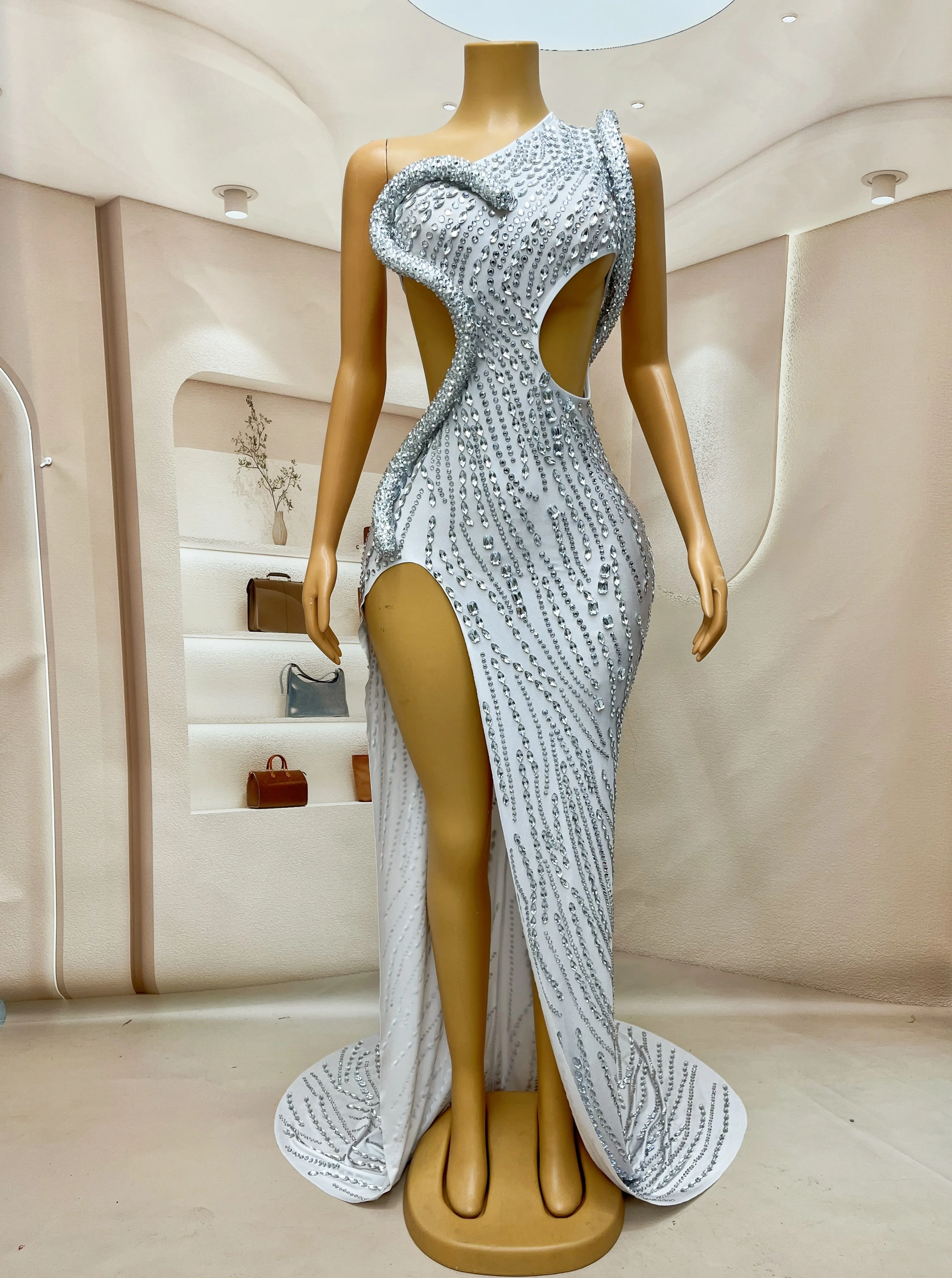 Luxury Silver Sparkly Rhinestones Split Long Train Dress Wedding Evening Birthday Celebrate Sexy Big Tail Dresses siluo