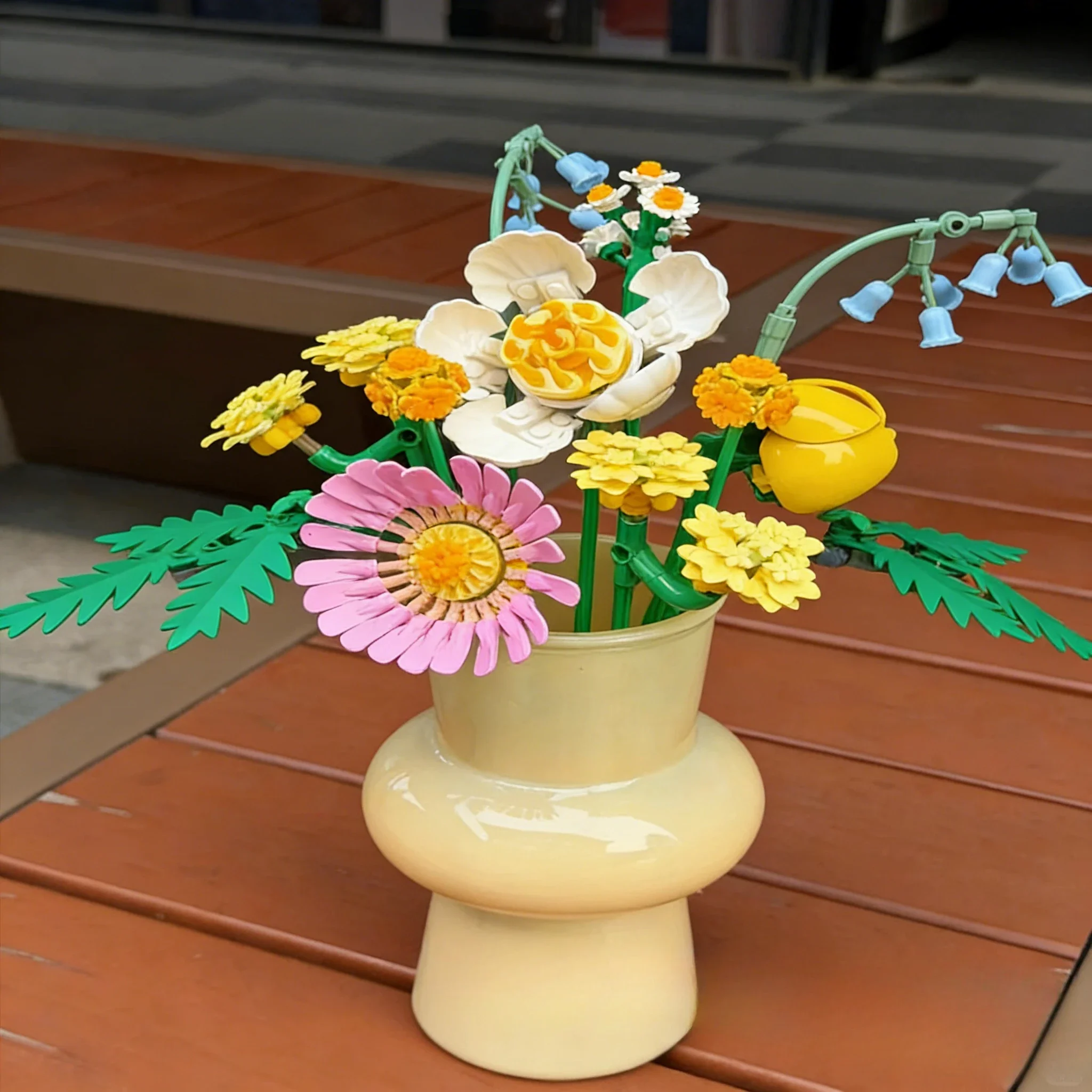 Creative Sunshine Bouquet  Building Blocks Sets Suitable for Birthday GiftsCompatible with Legoed Particles，373pcs.