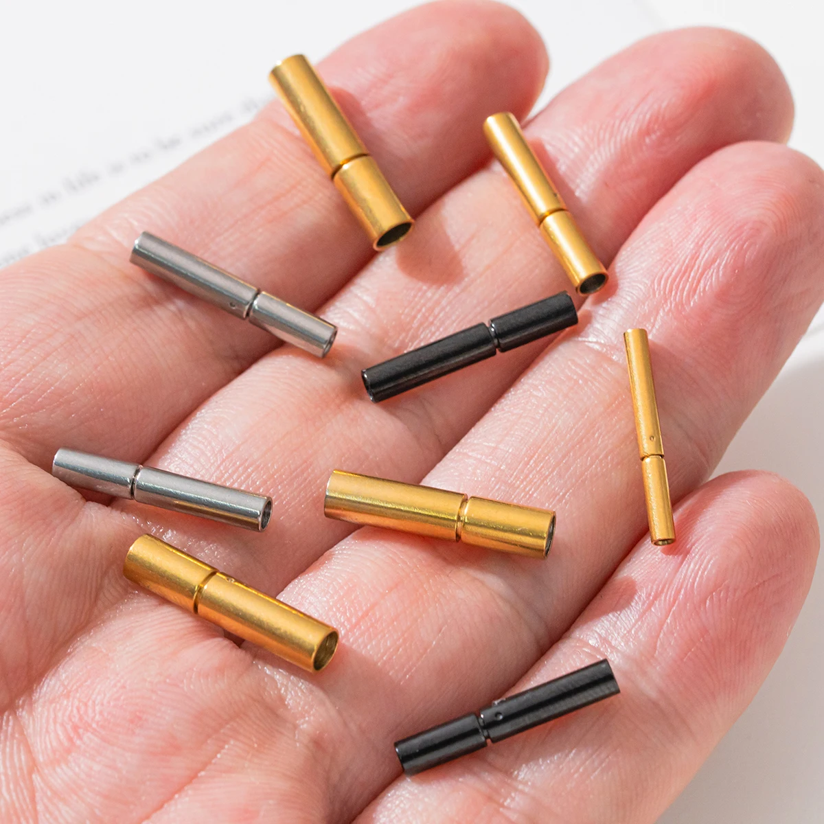 Image of 5 Stück 304 Edelstahl Kordel Endkappen Bajonettverschlüsse 1/2/3 mm Loch Lederseil Schnalle für DIY Armband Halskette Schmuckherstellung