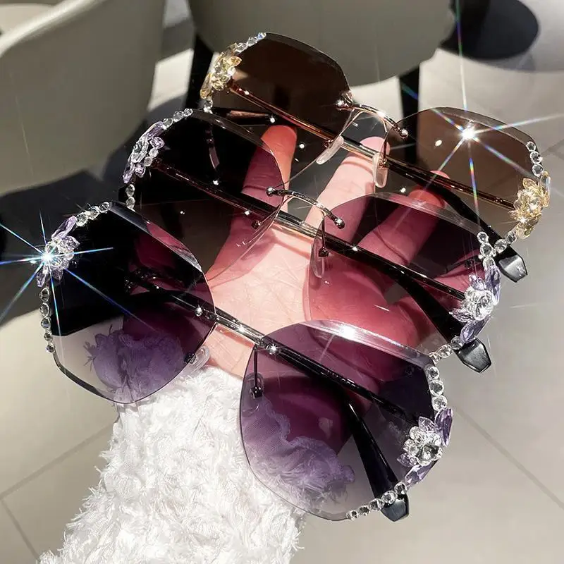 Occhiali da sole Vintage con strass senza montatura di Design di lusso donna uomo occhiali da sole con lenti sfumate di moda per donna 2024