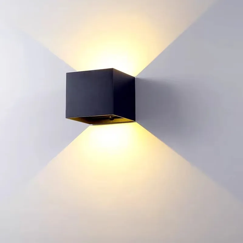 

Emitting Diode Wall Light High Brightness Square Design Polycarbonate Diffuser Waterproof Black and White Stair Wall Light