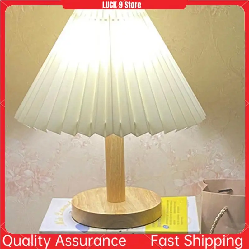 

Pleated Table Lamp Bedroom Bedside Personalized Night Light - White USB Charging 7W A1 Durable