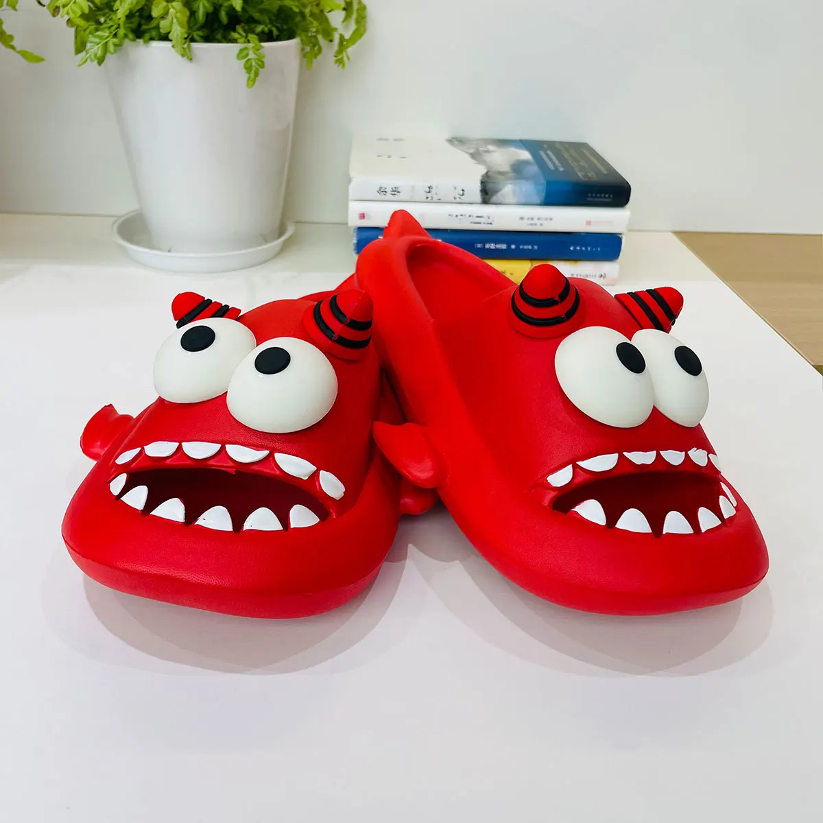 Mo Dou Cute Summer Sandals for Women Non Slip Indoor Bathroom Slippers for Men Soft Thick Sole Open Toe Men\'s Slides Beach Shoes
