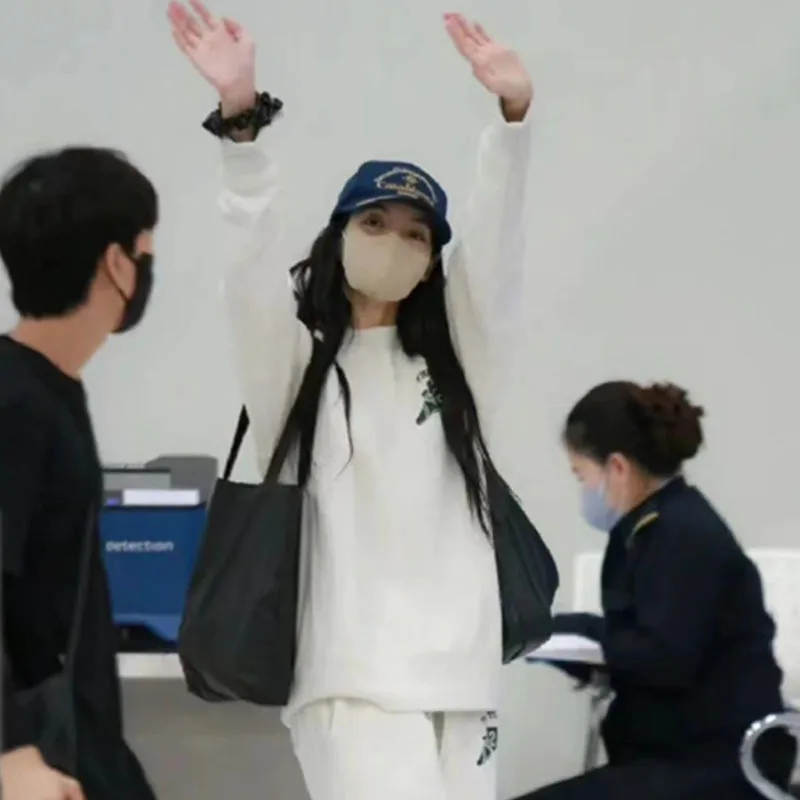 NewJeans Haerin LISA للجنسين المتضخم هوديي القطن كنزة صوف الشارع الشهير نمط جولة الرقبة قصيرة الأكمام تي شيرت مطبوع #3