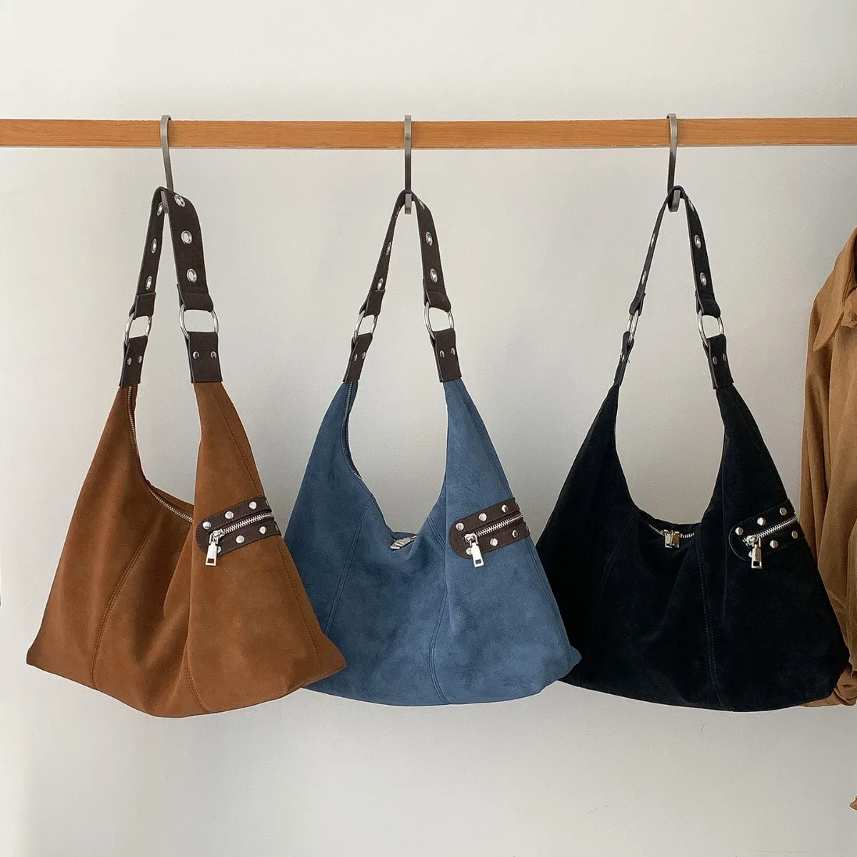 

Faux Suede Shoulder Bag Large Crossbody Bag Vintage Hobo Bag for Women Work Shopping Travel Daily