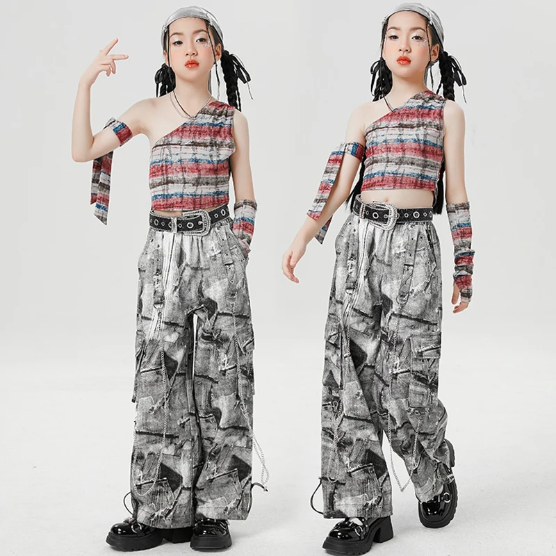 

Одежда для выступлений в стиле хип-хоп для девочек, джазовых танцев, детская одежда для соревнований K POP, укороченные топы с наклонными плечами, комплект брюк с граффити XH2485