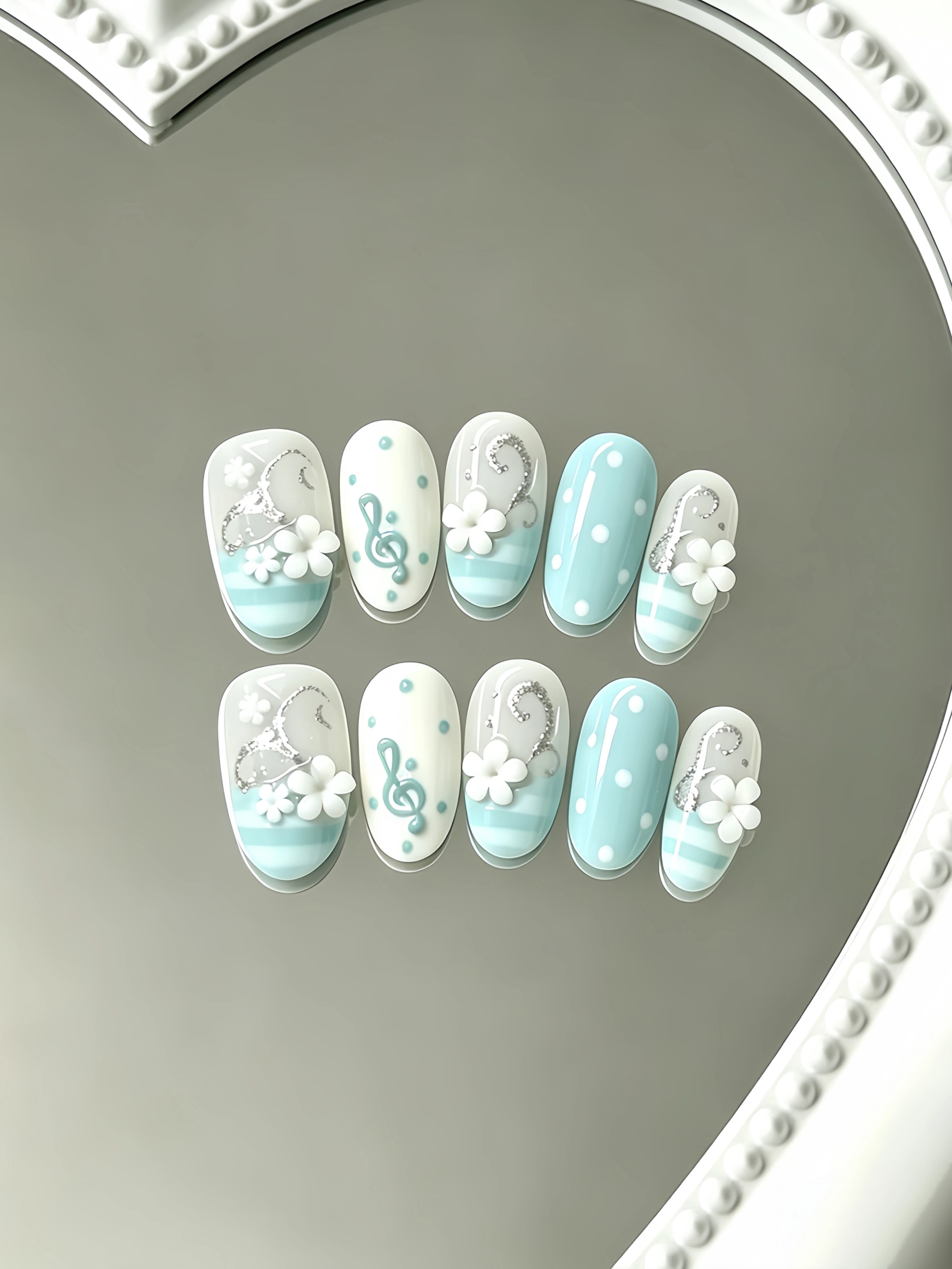10-Piece Set, Short Oval-Shaped Wearable Nails, Korean-Style Healing Sweet Girl Nail Art, 3D White Flower Embossed Musical Note Blue and White Striped Handmade Long Exquisite Fake Nails, Gentle Trendy Long Fake Nails