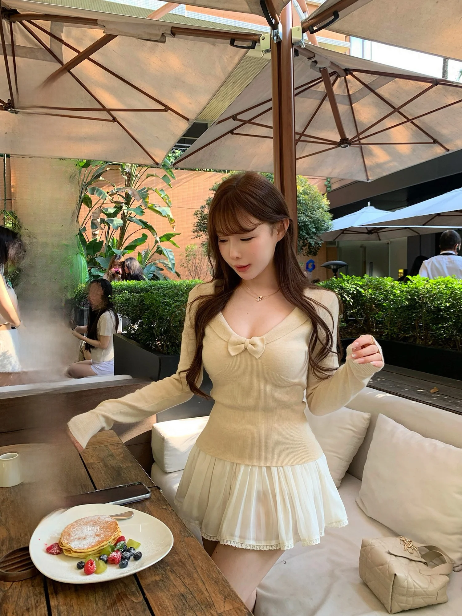 

Lukira Floral Knitted Wool Sweater Women's Slim Fit V-Ne-oulder Spring 2026 Soft Polyester Blend Long Sve Knitwear