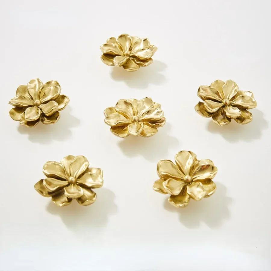 Nordic Brass Flower Knobs and Handles for Drawers Golden Knobs and Decorative Handles Furniture Handles for Children Cabinet