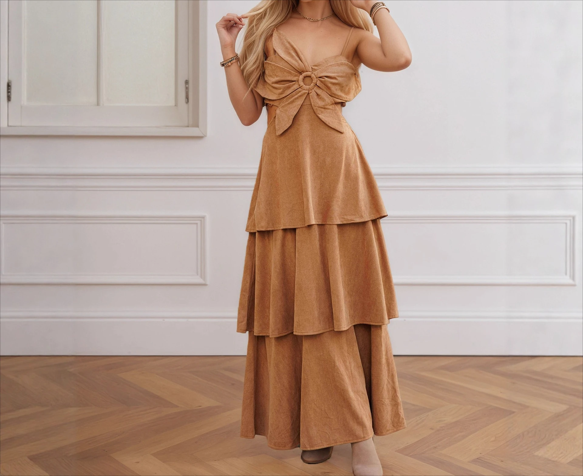 

2025 European and American French Style Retro Fashionable Suspender Hollow Waist Slim Long Suede Dress