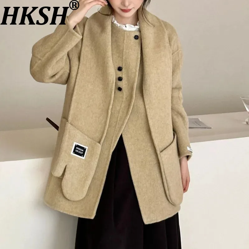 

HKSH 2025 Autumn Winter New Women's Woolen Jacket Scarf Gloves Pockets Elegant Sweet High Street Casual Fashion Overcoat HK14380