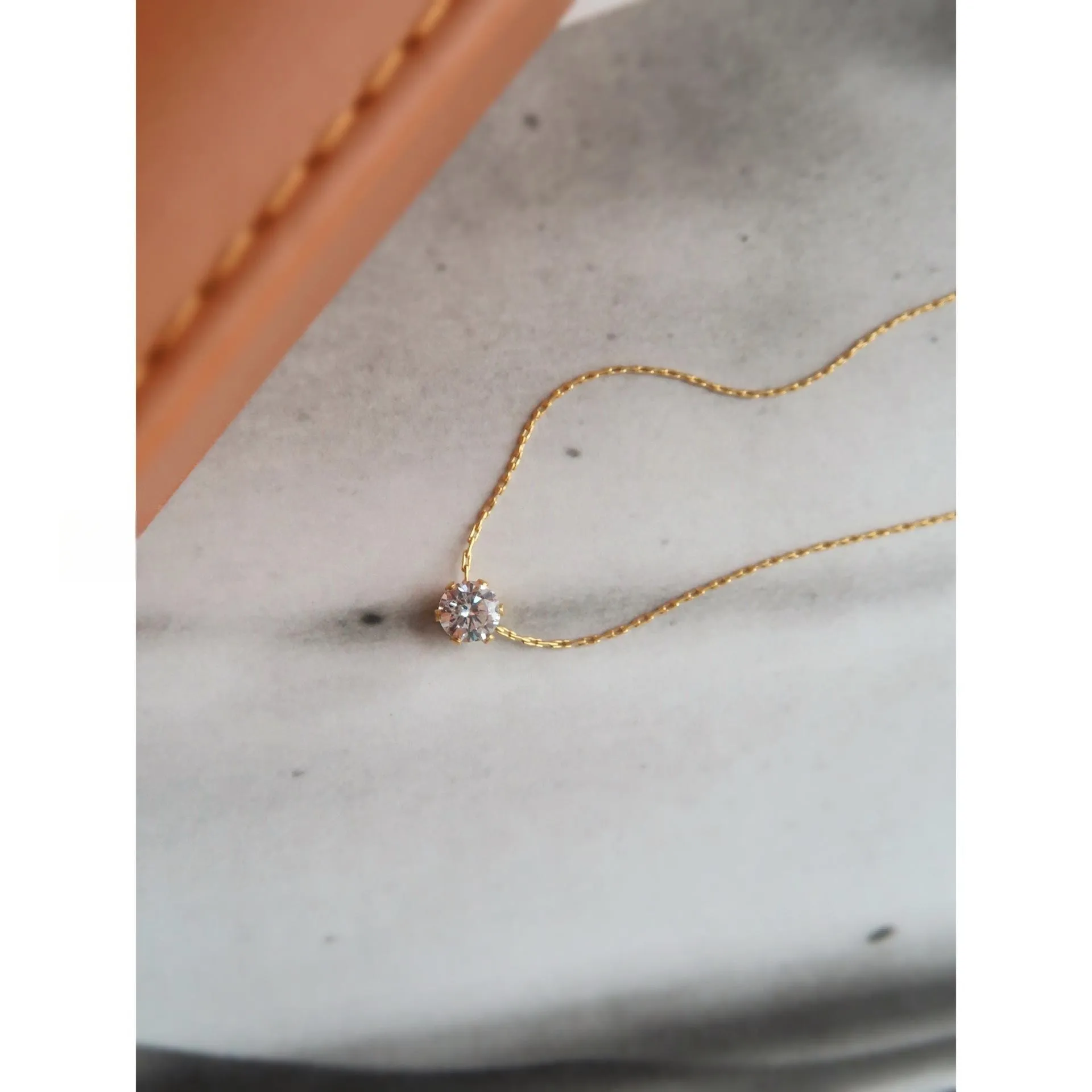 Zircon Necklace Women's Diamond Pendant, Flexible, Simple, and Light Luxury Titanium Steel Electroplated Collar Chain