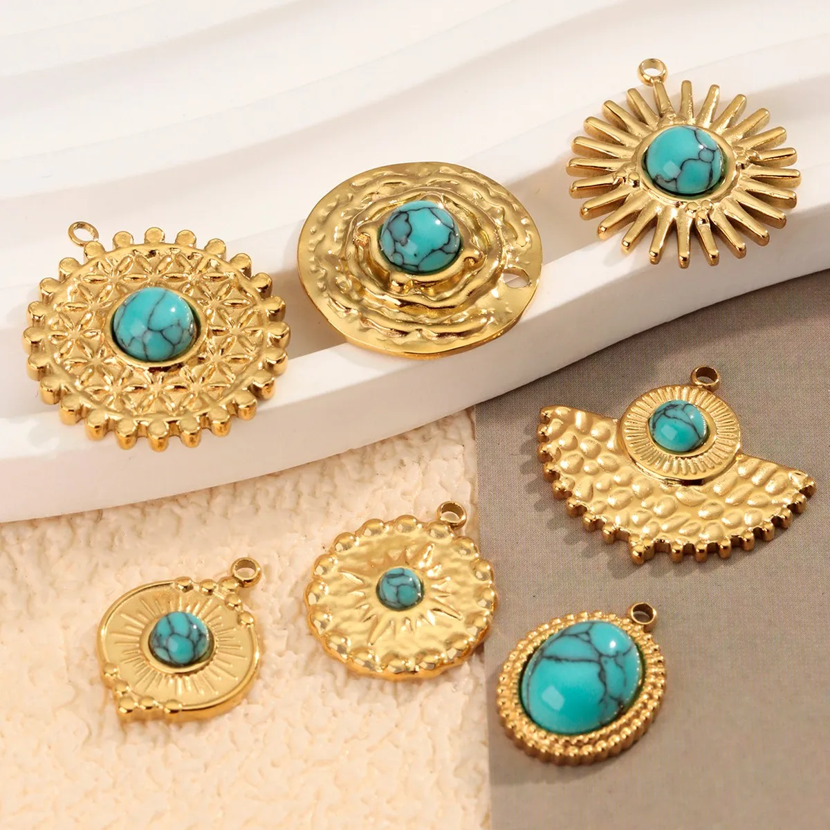 Natural Blue Turquoise Peacock Fan Pendant Necklace, 18K Real Gold Stainless Steel Bohemian Elegant Women's Jewelry