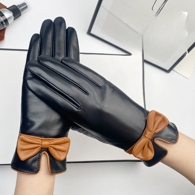 

Women's sheepskin bow gloves with warm velvet lining and genuine leather driving gloves