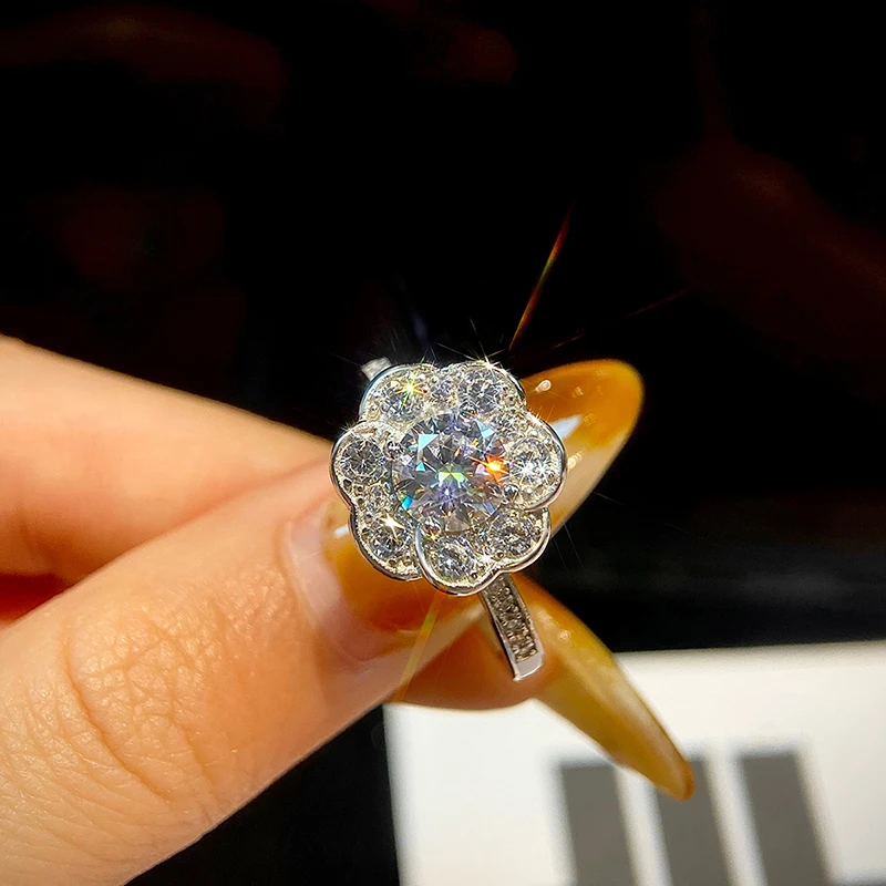 

DWJ 1ct Moissanite Diamond Little Fresh Four Leaf Grass Ring for Women Dating Real 925 Sterling Silver High Quality Jewelry