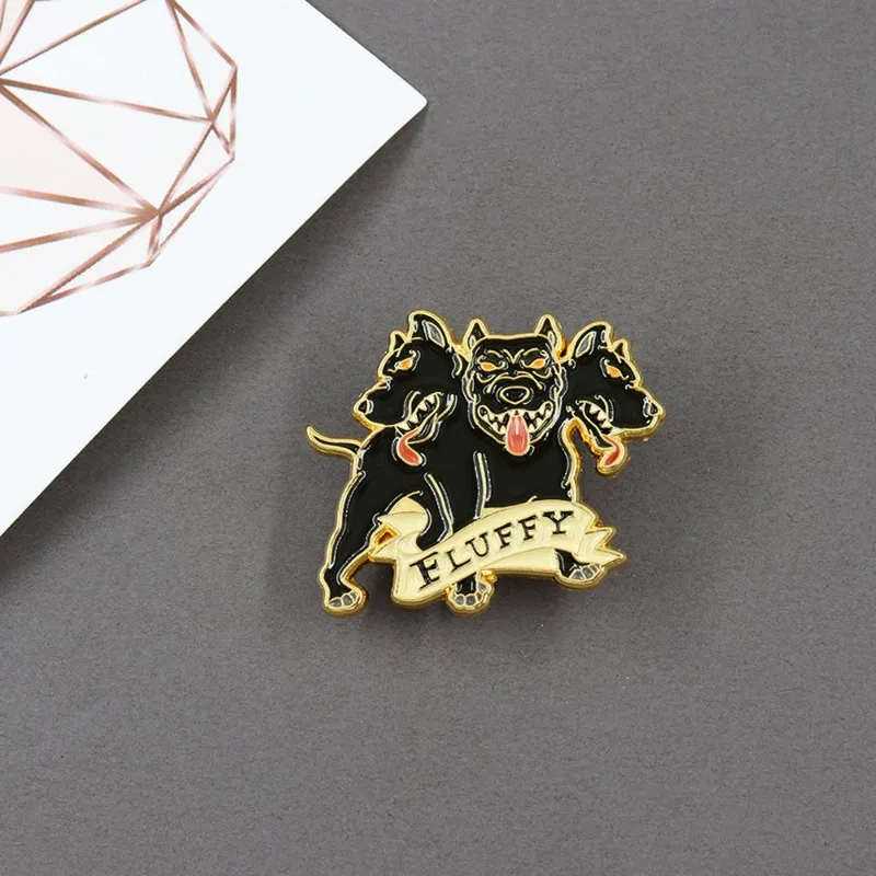 

Hellfire Three-headed Dog Brooches Fantasy Adventure Movie Peripheral Metal Badge Costume Accessories