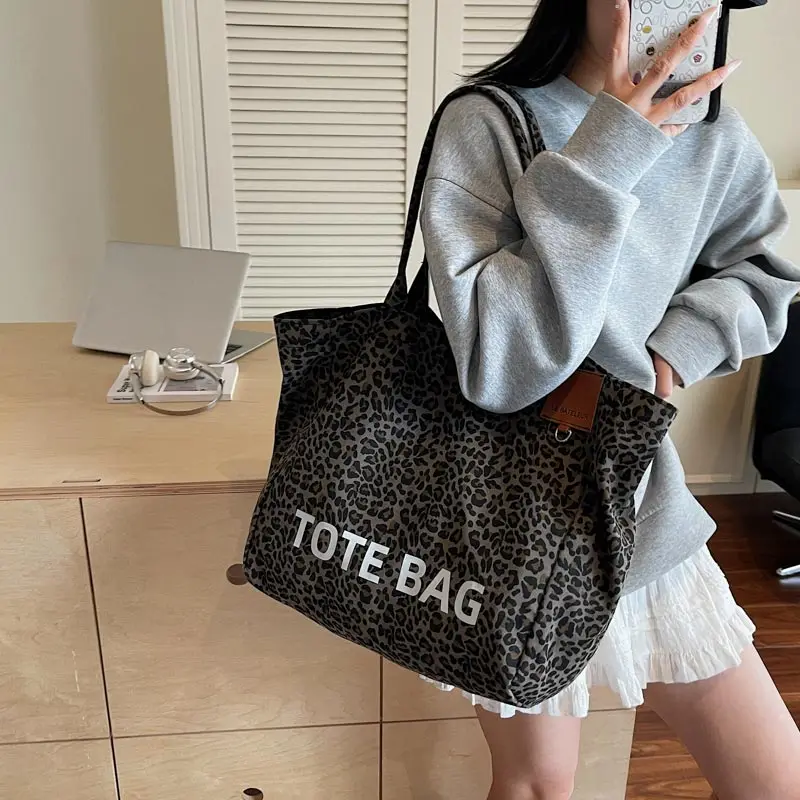 

Russian Fashion Leopard Print Shoulder Bag High Quality Leopard Print Canvas Bag Large Capacity Casual Handbag Simple Women' Bag