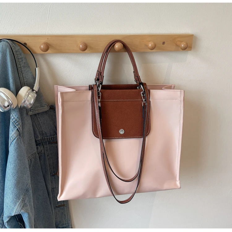 

Fashionable Moisture Proof Diaper Bag With Special Lining Keeps Items Dry And Clean In Different Weather