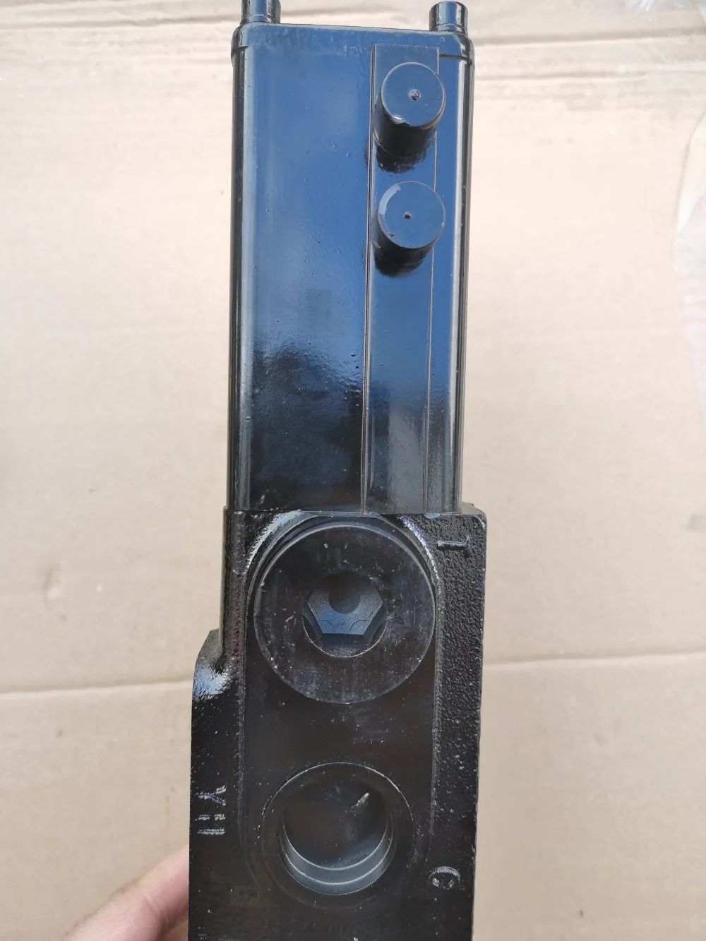 Dump truck Hydraulic pneumatic control directional Control lift Fuel tank Distribution valve PT 3 air hole