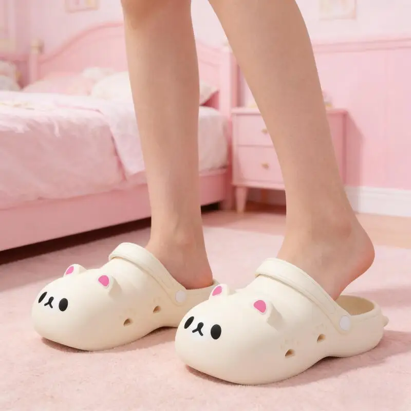 

Милые сабо с толстой подошвой в виде медвежонка, женские летние водонепроницаемые шлепанцы из ЭВА в стиле Лолита, мультяшные тапочки, очаровательные садовые туфли для девочек, коллекция 2026 года