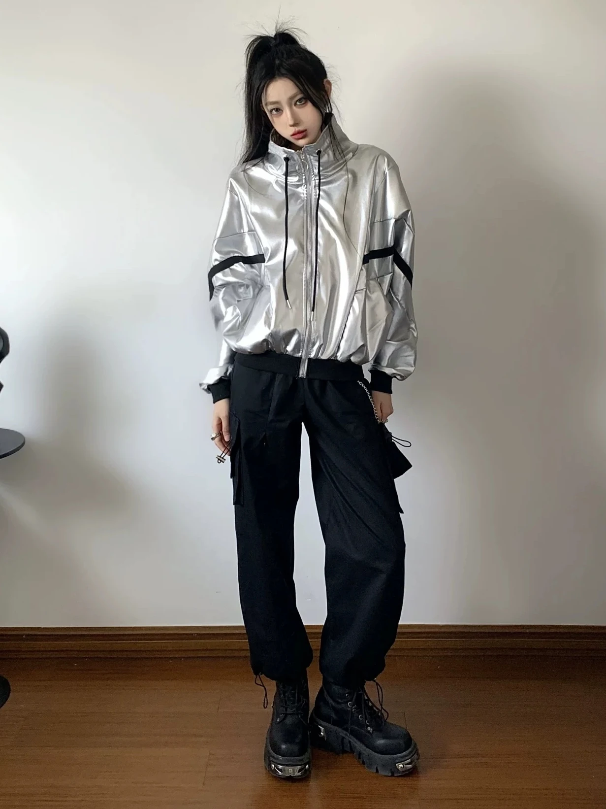 Cyber Punk Style Silver Long Sleeve Short Hoodie Performance Suit for Women Fashionable Street Dance Costume Technological Feel