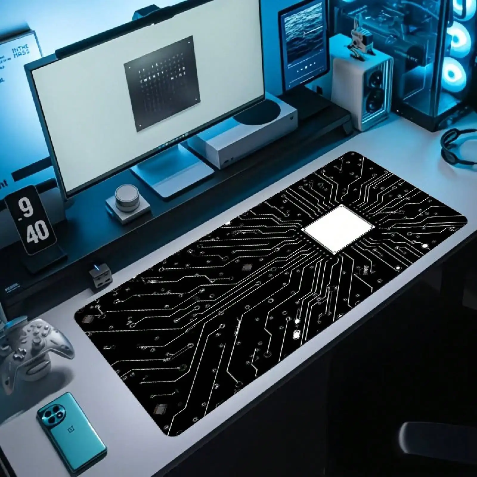 

A Rubber Mouse Pad With A Circuit Board Design That Prevents Slipping, Suitable For Electronic Sports, Large Enough For Gaming And Office Use, Featuring A Smooth And Comfortable Surface, Long-Lasting And Odorless