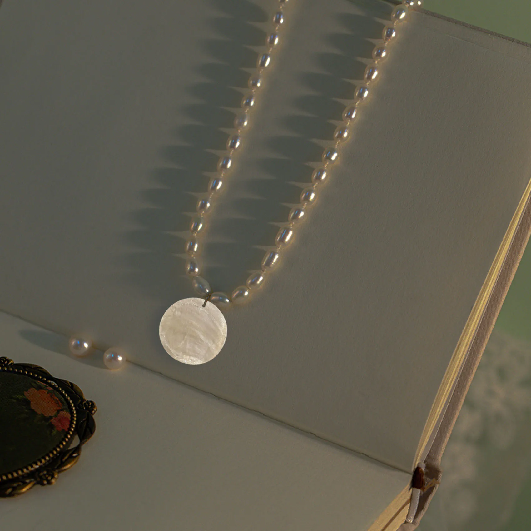 Contas de placa 100X Nacre Pearl Shell Rodada 35mm Branco