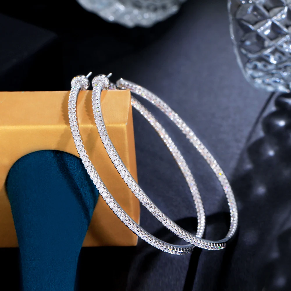 CWWZircons Übergroße Glänzende Luxuriöse Zirkon-Besetzte Riesige Statement-Rundohrringe für Damen, Vergoldeter Schmuck Großhandel E0992 – Detail 4