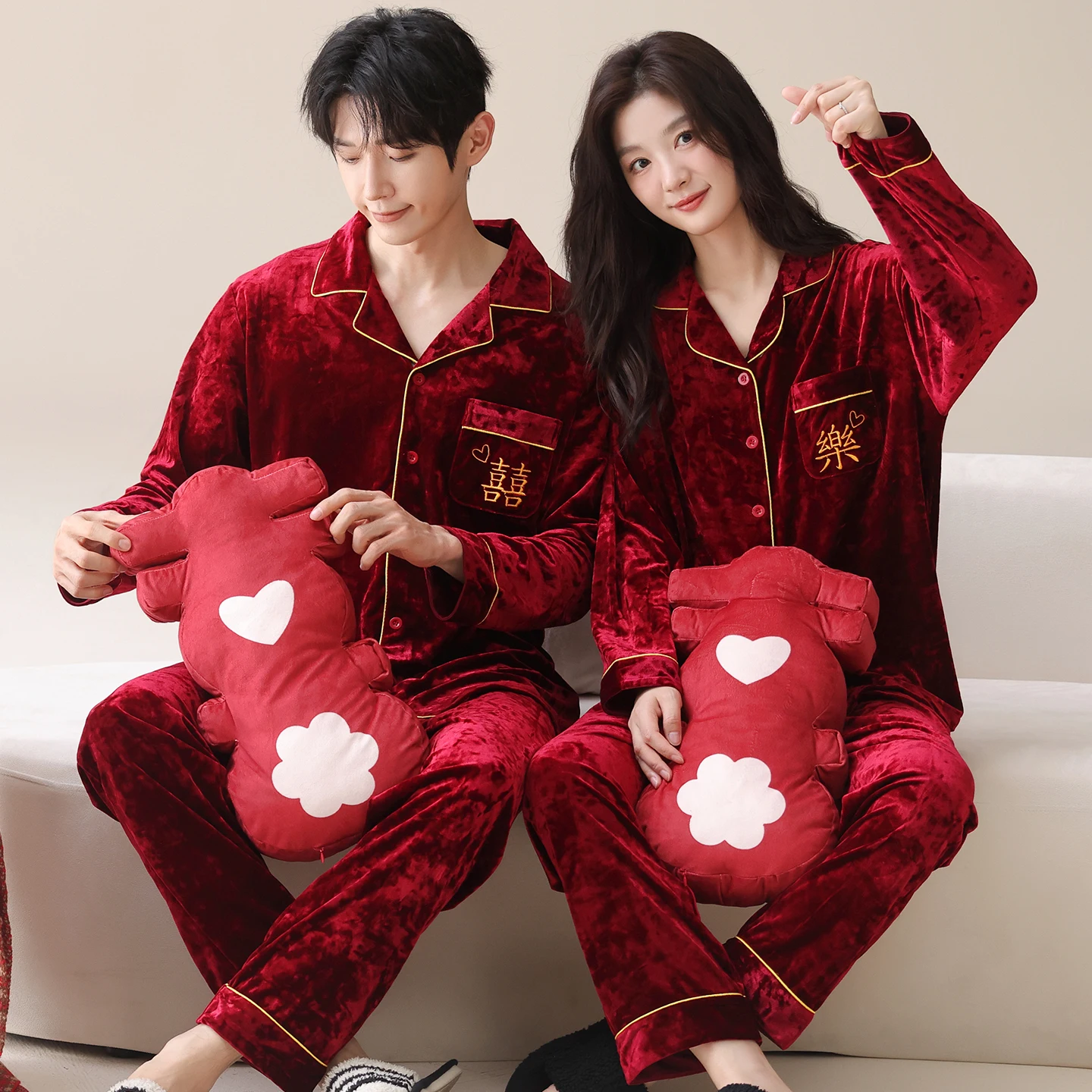 طقم بيجامات مخملية لجزيرة الزفاف الحمراء الاحتفالية لعشاق الأزواج بلون سادة ملابس نوم سميكة من الفلانيل بيجاما هومبر بيجاما موجر