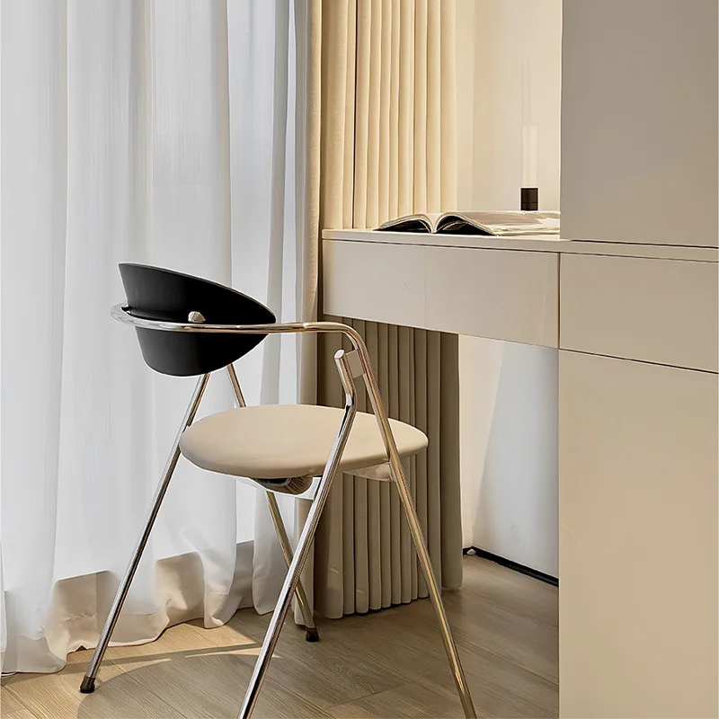 Mesa de jantar de laje de rocha nórdica, mesa oval dobrável de aço inoxidável média e antiga para casa e apartamento pequeno contra o