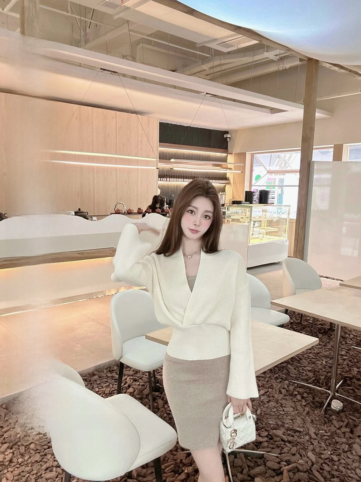 

Женский облегающий пуловер CCZEE f Sugarism с V-образным вырезом, модный, с эффектом утяжки талии, универсальный топ, весна 2024