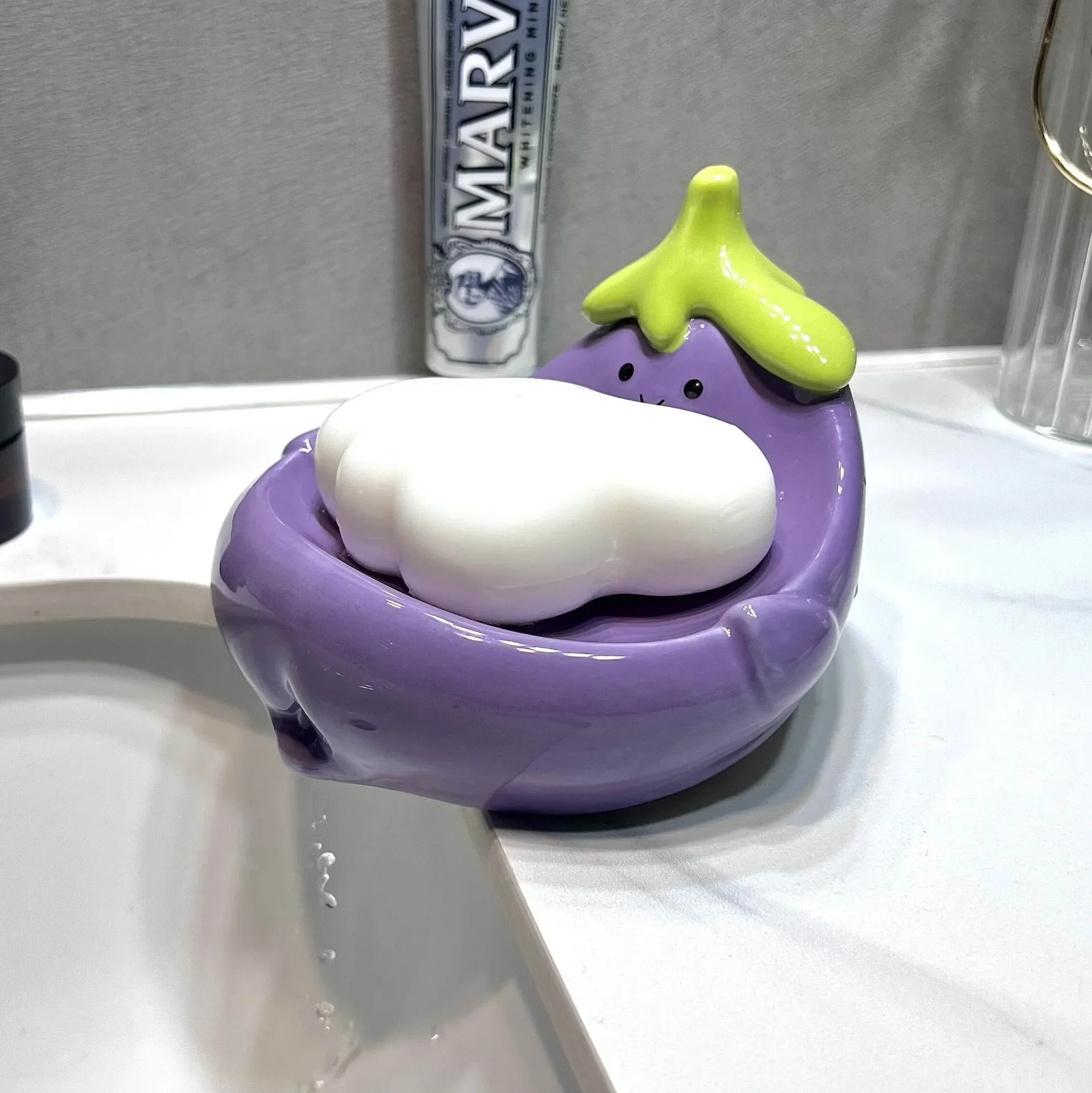 1PC Eggplant Shape Ceramic Bathroom Shower Soap Dish Self Draining Soap Organizer Holder Storage Plate Tray Bathroom Accessories