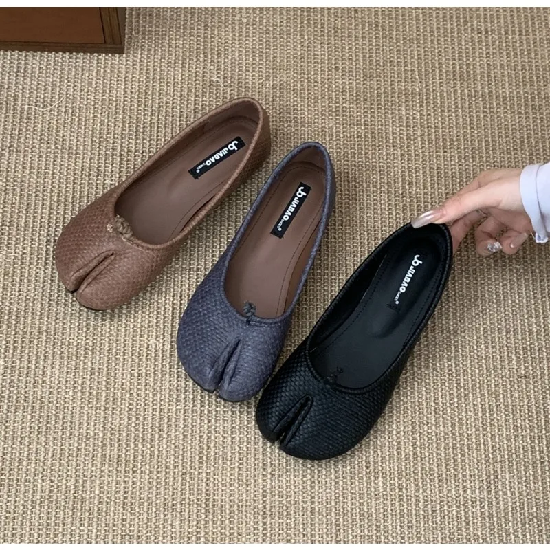 2025 Japanese Style Tabi Ninja Shoes Women Retro Suede Flats Split Hoof Toe Boat Shoes Femme Mary Jeans Mocasines Ballerina Shoe