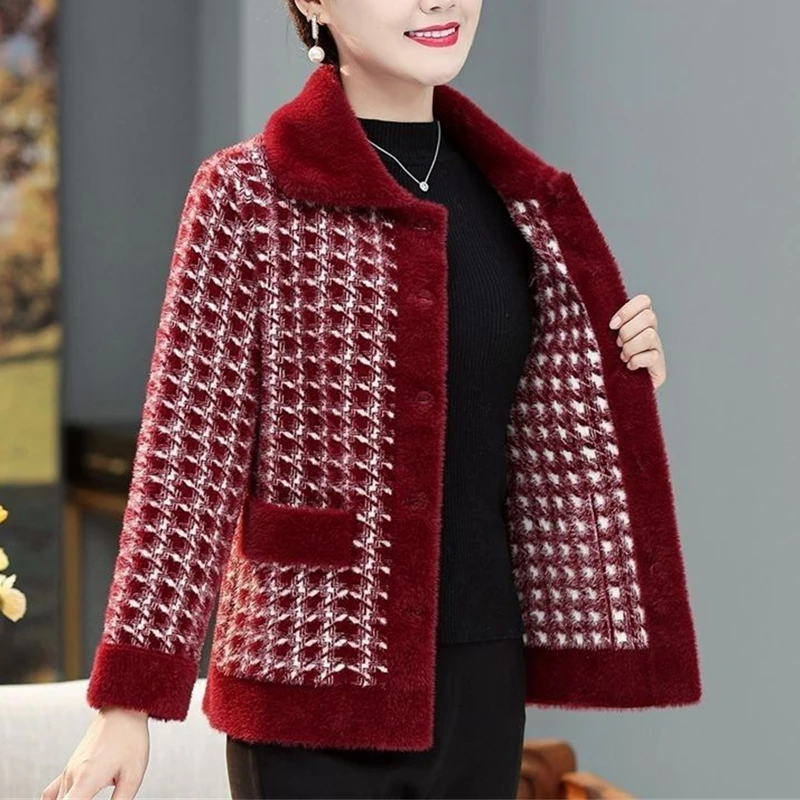 Vestiti delle donne anziane di mezza età Vintage Plaid imitazione collo di pelliccia di visone cappotto inverno madre elegante moda giacca con