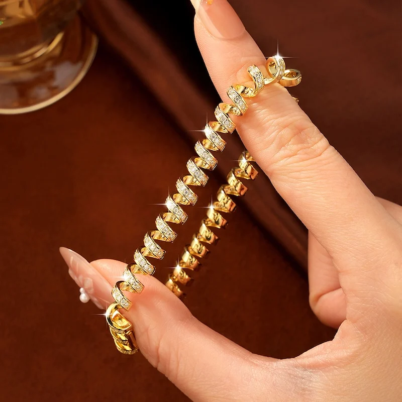 Rrjzz D-Color Full Moissanite Light Luxury Spiral Niche Armband Einzigartige Charm-Armbänder für Frauen, Geburtstag, täglicher Schmuck, Geschenke – Detail 4