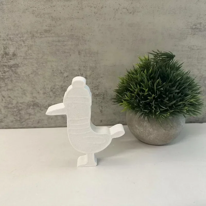 1 Pcs 3D Bird Diffuser Gypsum Car Decoration Candle Resin Mold Cute Seagull Wearing Hat Aromatherapy Candle Silicone Mold
