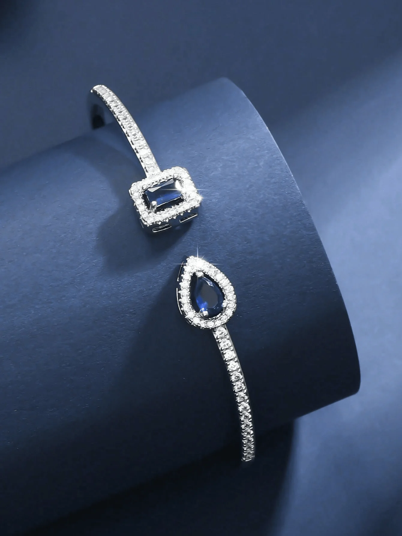 1 Piece Open Bracelet Fashionable Simple Silver Bracelet Temperament Korean Version Simple Banquet Hand Ornament Gift