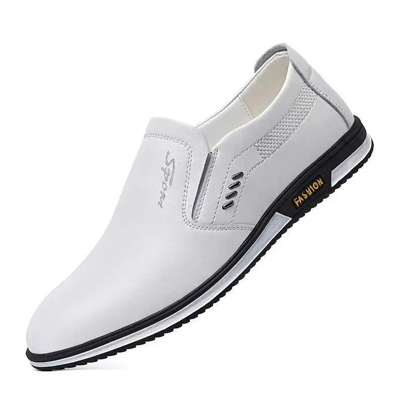 Billige Kunstleder weiße Schuhe für Männer Frühling Sommer flache Slipper Mann Slip on Schuhe lässig spitzen Zehen Business Schuhe männliche Tenis