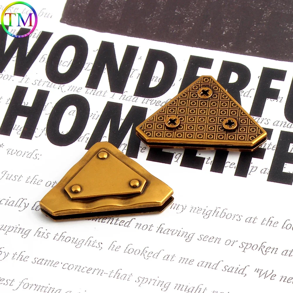 10-50-100PCS Triangle 39x26MM Old gold Metal Screw Labels Tags For Leather Shoes Purse Bags Customize Embossed Name Made Logo