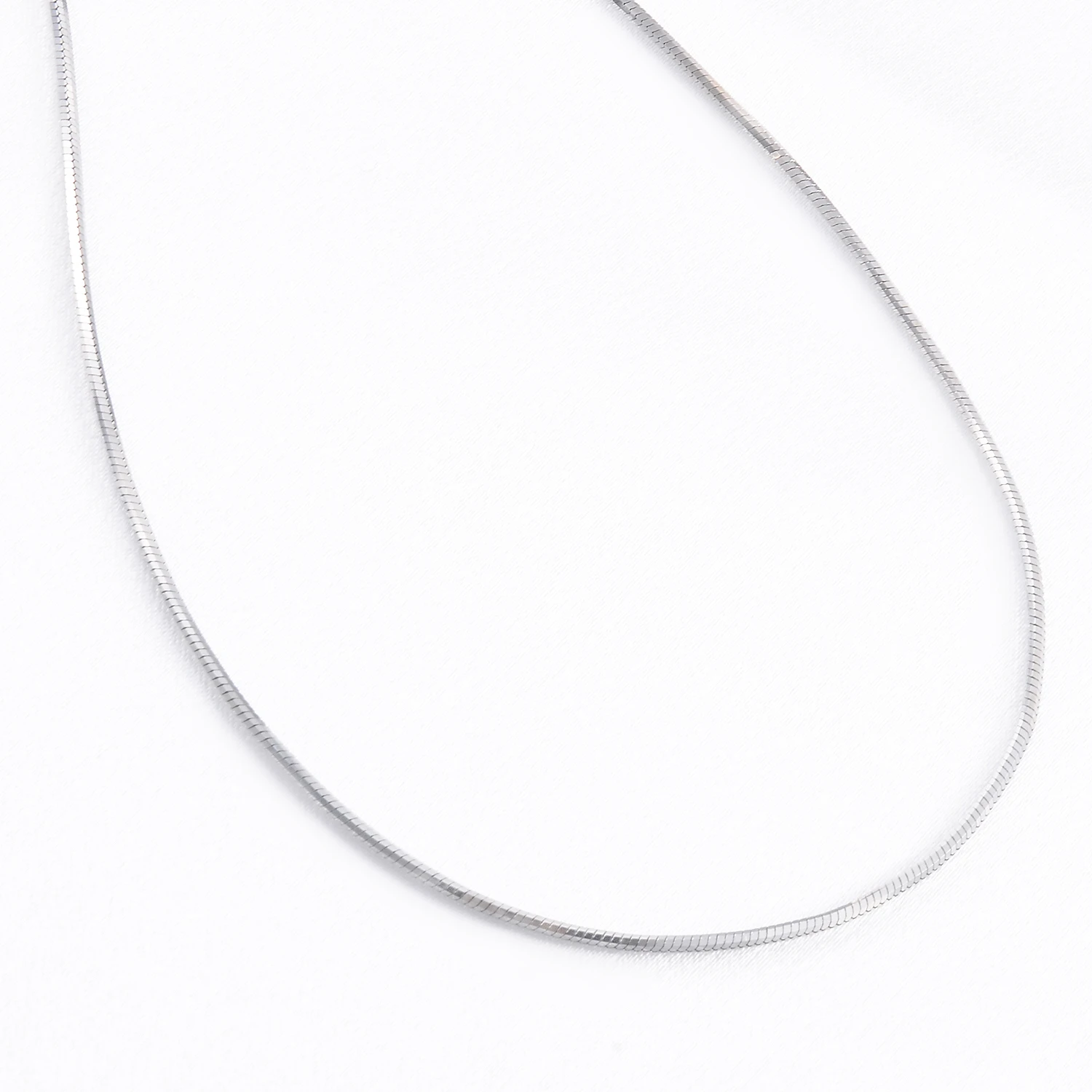 Massiv Silberfarbene Edelstahl-Schlangenkette, Gedrehte Seilkette, Halskette für Männer und Frauen, Modeschmuck – Detail 4