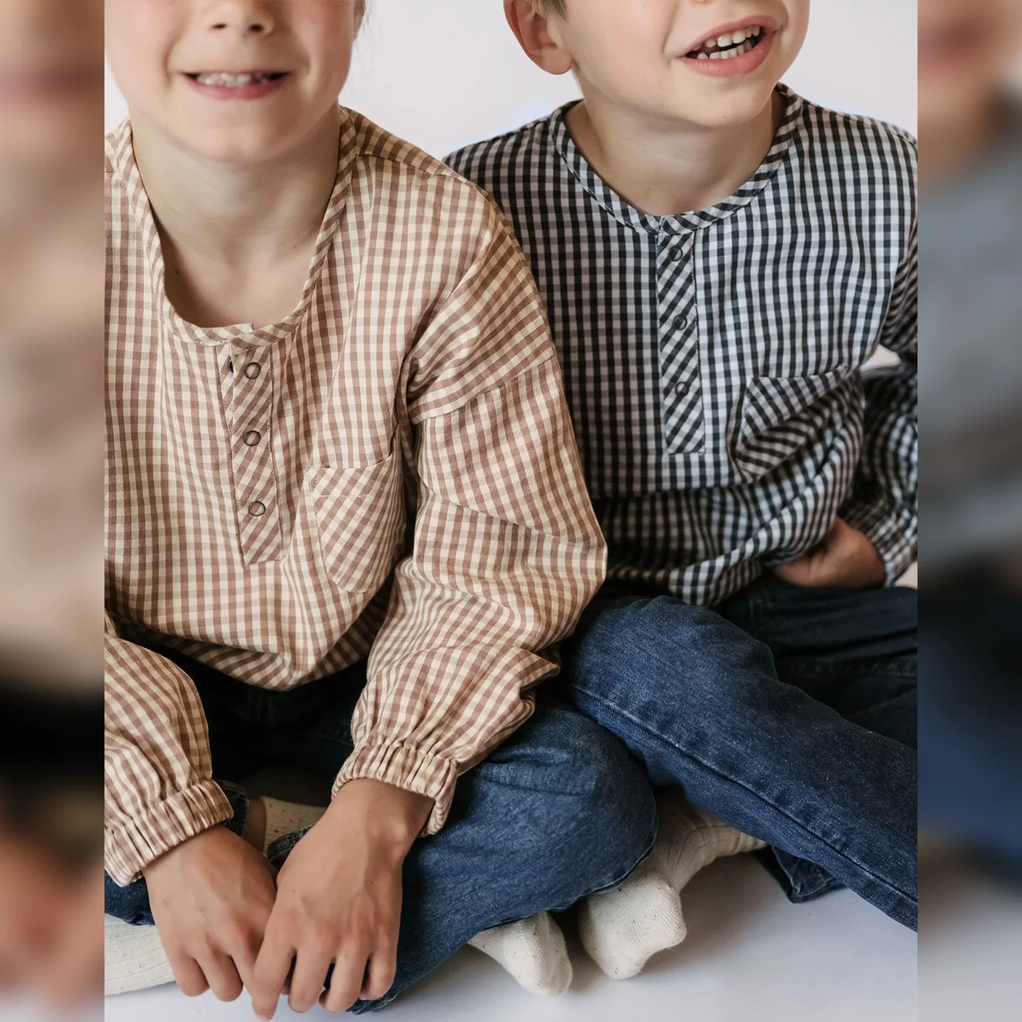 

Осенне-зимняя рубашка для маленьких девочек, клетчатая утепленная детская футболка для маленьких девочек, универсальные блузки с круглым вырезом для маленьких девочек, майка