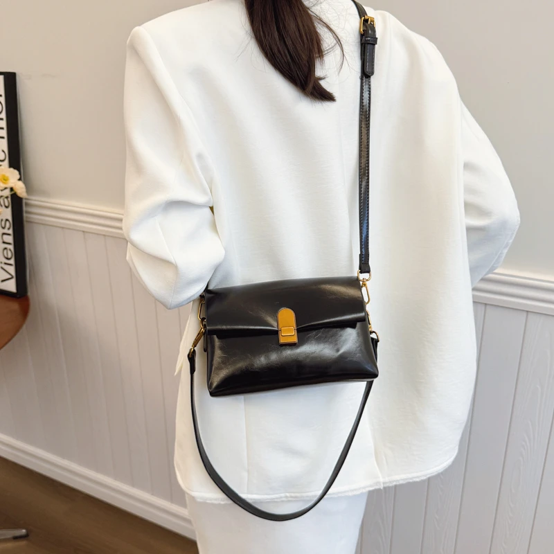 

Premium Leather Messenger Bag For Ladies, Stylish Shoulder Bag With Adjustable Strap, Elegant Crossbody Handbag